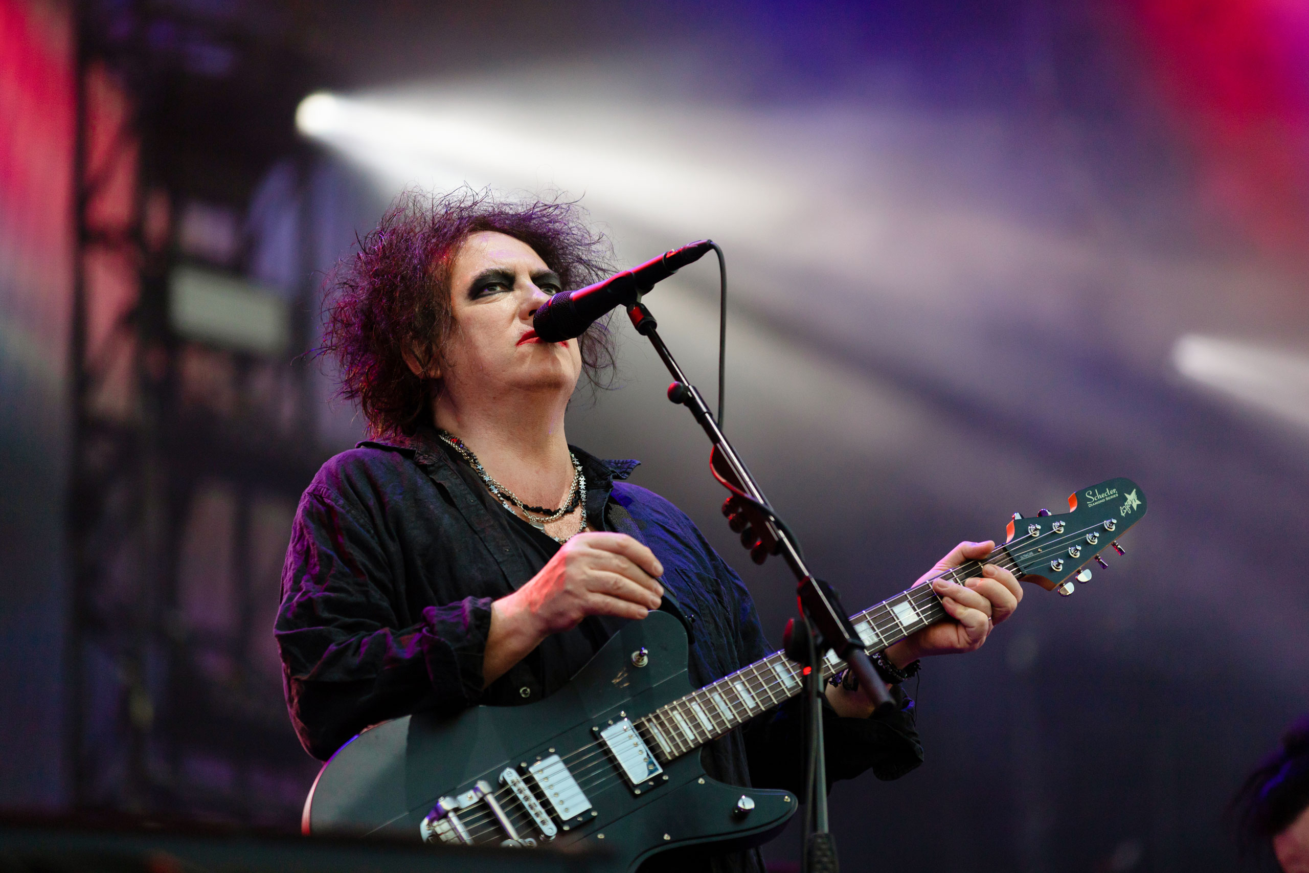 The comperes and livestream details have been revealed for Robert Smith’s Teenage Cancer Trust week