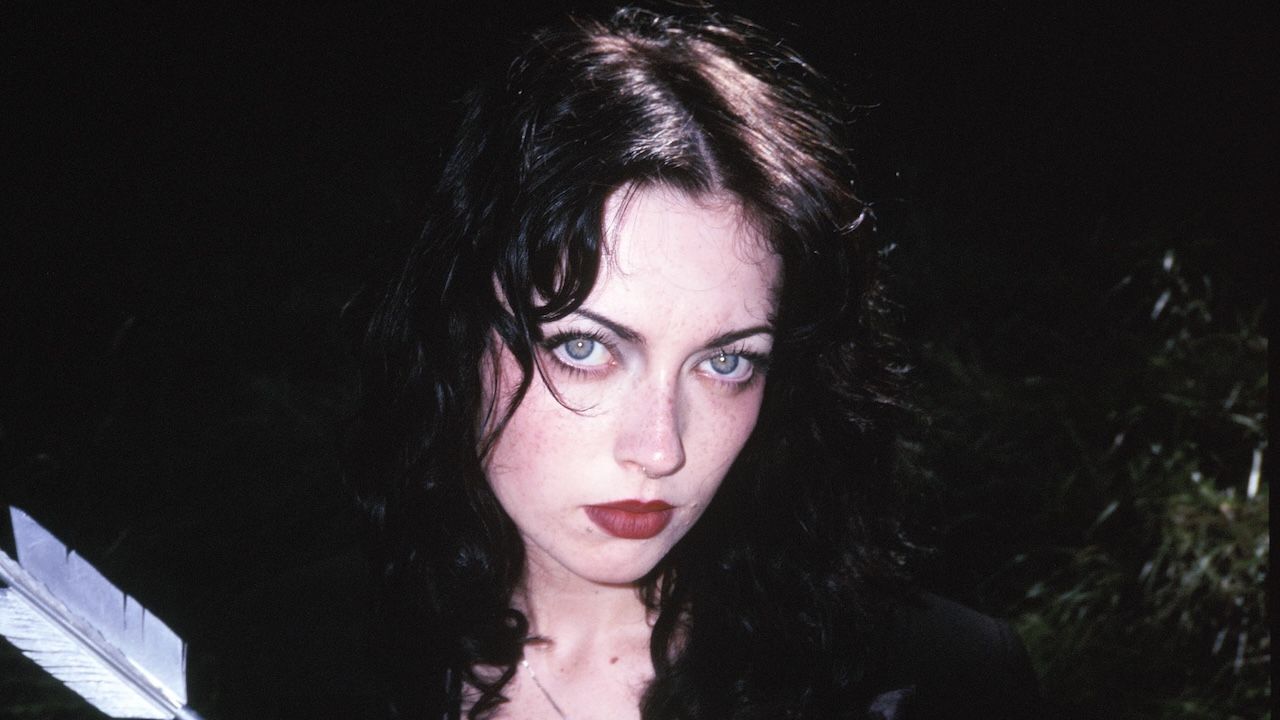 “I’ll be your 1-900-G spot, baby, you won’t last.” Violet Grohl shares phone sex-inspired new song, announces debut album Be Sweet To Me