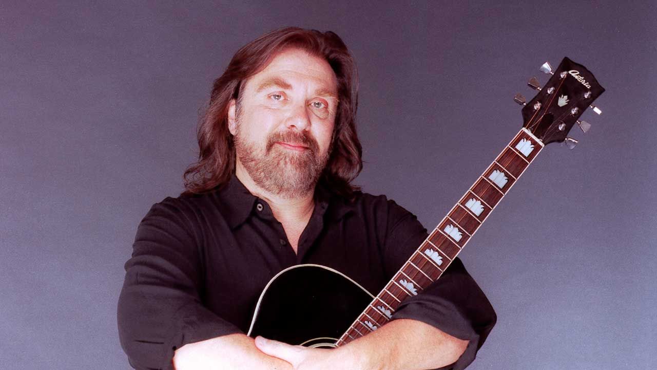 “His voice was as majestic as his stage presence.” Dr Hook frontman Dennis Locorriere dead at 76