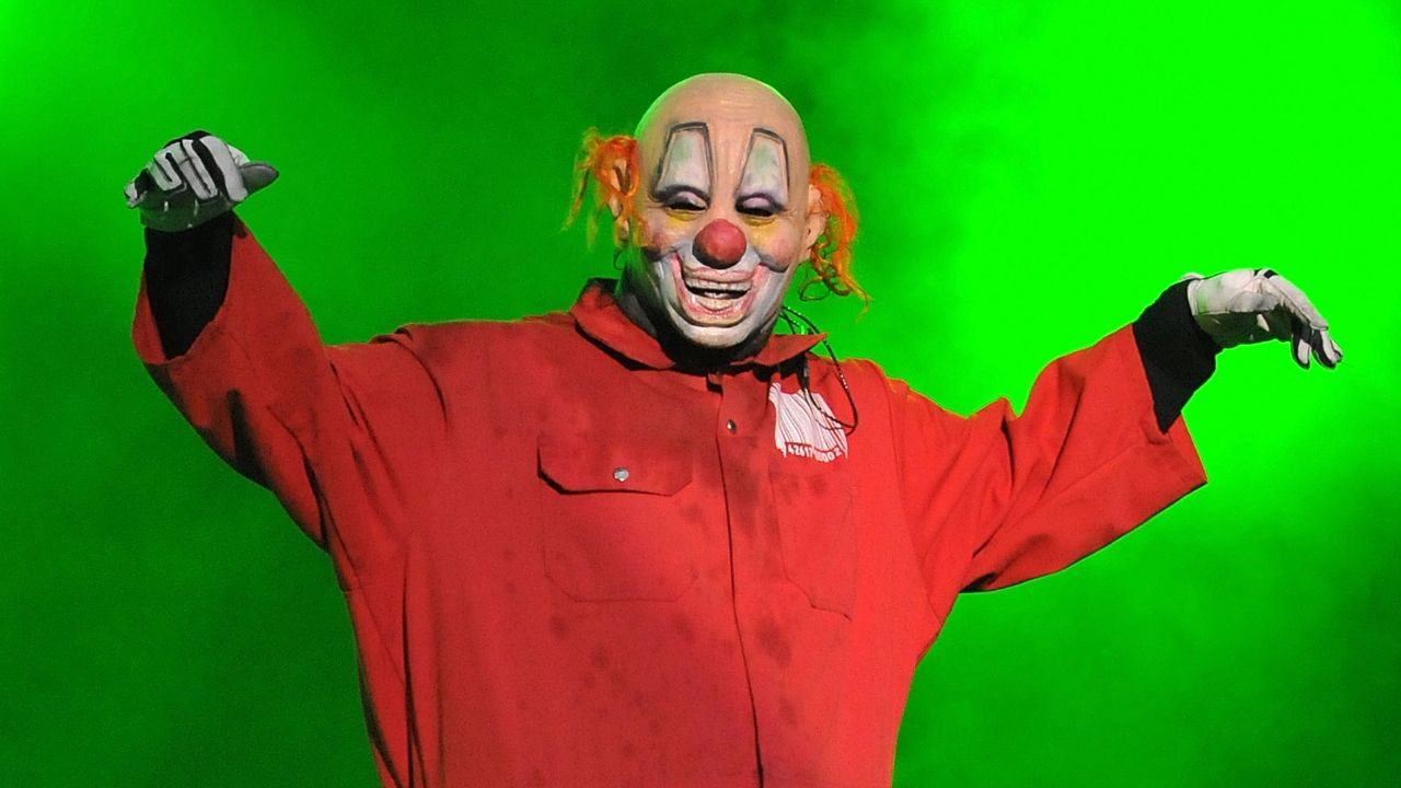 “When I saw the picture of him with the sweat and blood, I was like, ‘Okay, this isn’t a bunch of guys just wearing makeup.'” Slipknot’s Clown reveals how rock icons Kiss changed his life forever