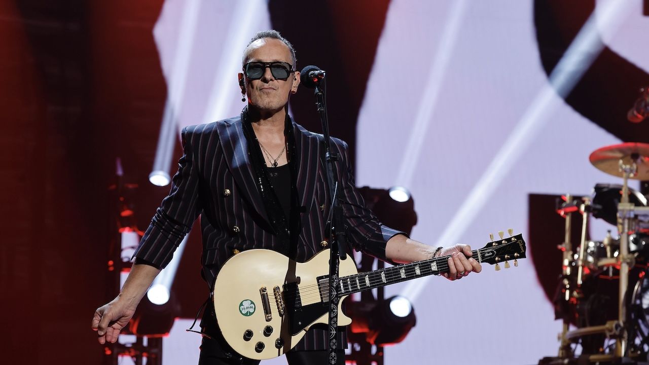 Def Leppard guitarist Vivian Campbell records new songs with Metallica-endorsed NWOBHM veterans Sweet Savage, the band he co-founded in 1979