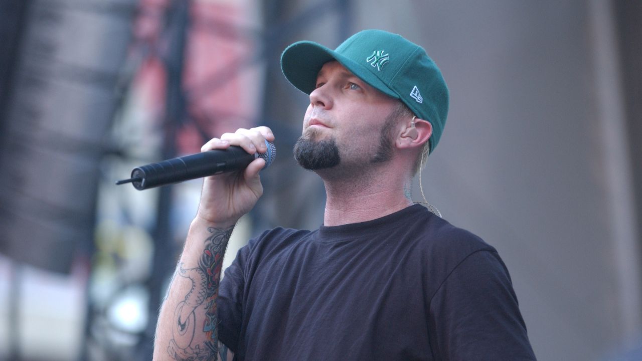 “It’s saying, ‘If I could smell you, if I could interact with you, I’d eat you alive.'” How a bizarre and controversial stalker video featuring two Hollywood heavyweights brought an end to Limp Bizkit’s golden era