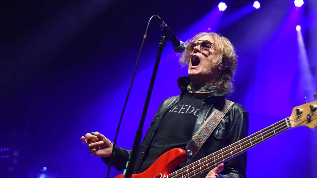 Glenn Hughes announces retirement from live performances: “I really have no option and no choice”