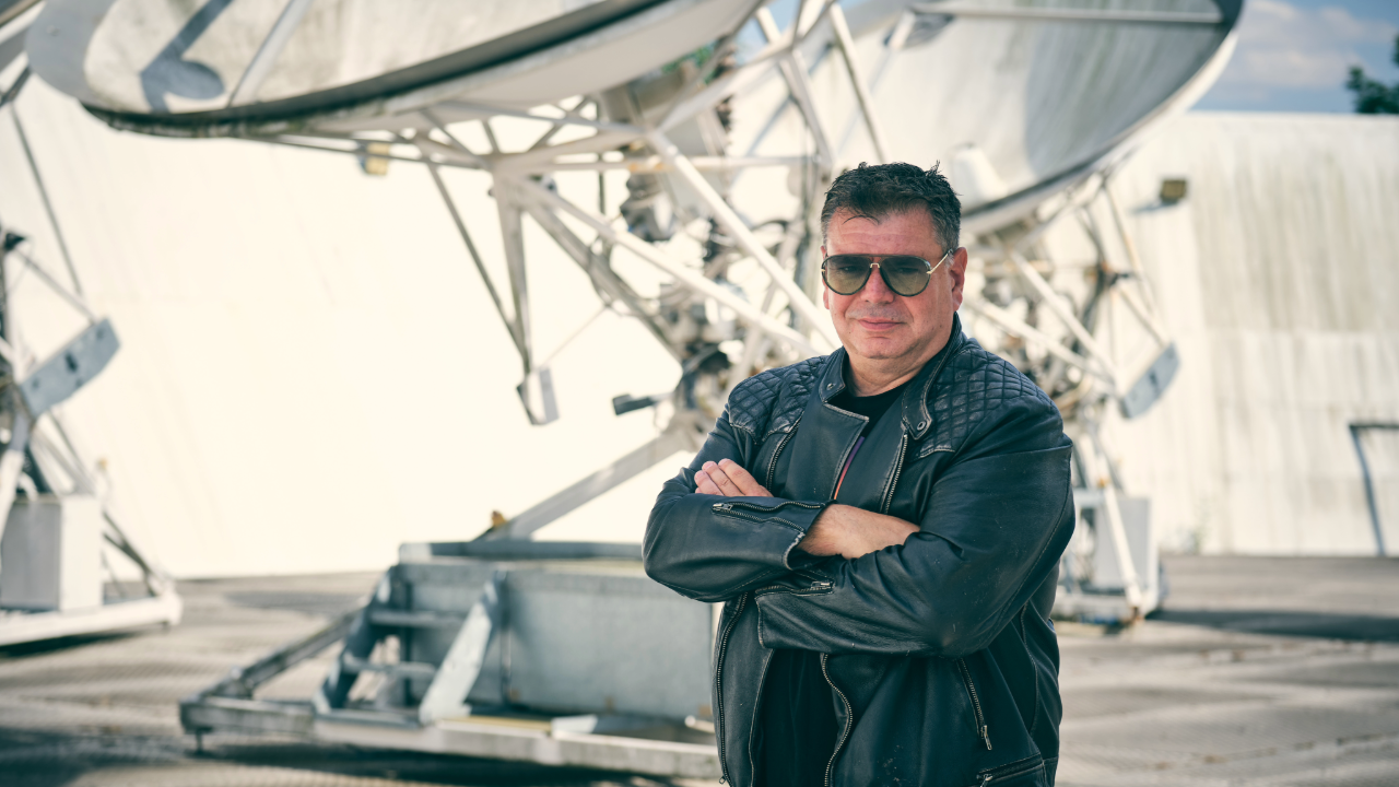 “This brings closure… The only guarantee in life is the impermanence of things”: As Lonely Robot slips into the past, John Mitchell focuses on his first album with Asia