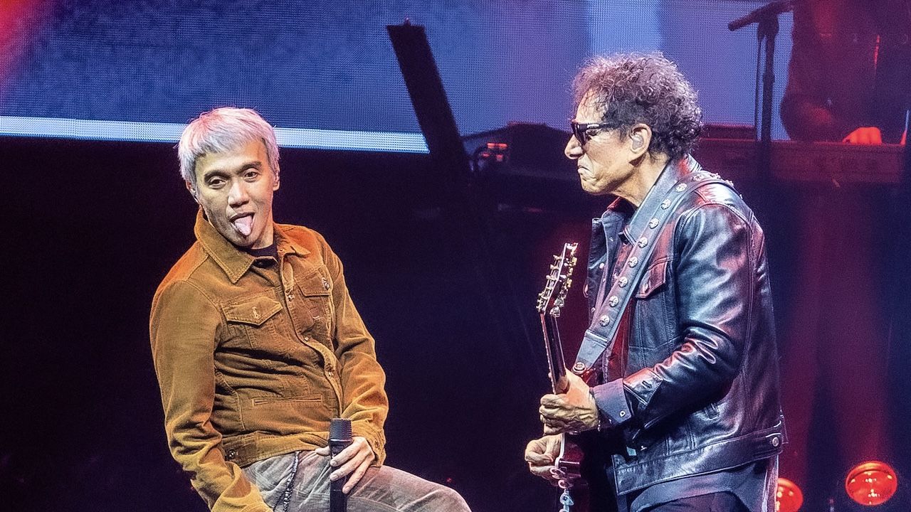 “Now I can step back. Congratulations.” Journey frontman Arnel Pineda hints at exit as the hard rock legends invite tribute band vocalist onstage at two Japanese shows