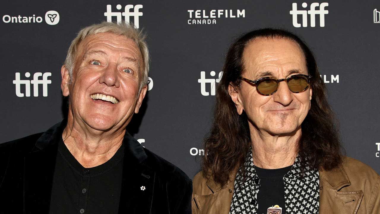 Geddy Lee and Alex Lifeson pay tribute to Neil Peart at documentary premiere. “There’s a whole side of him that a lot of you don’t really know”