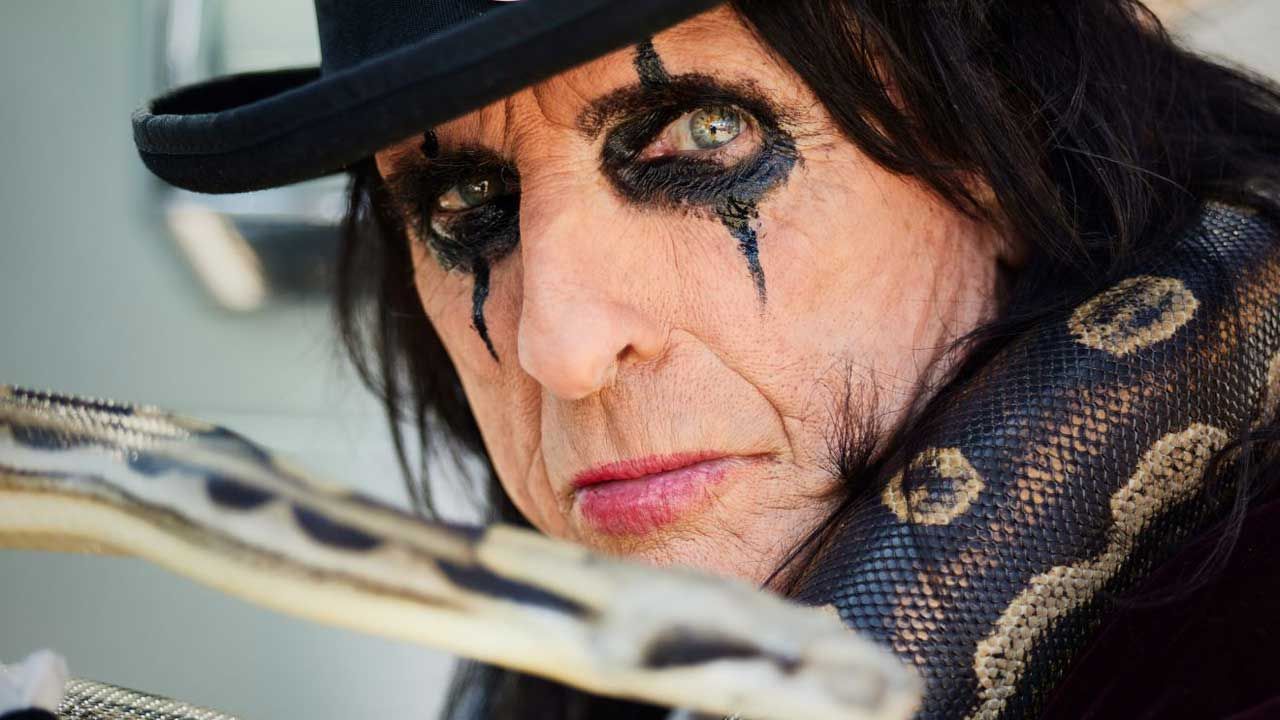 Alice Cooper says that addiction to crack cocaine almost killed him