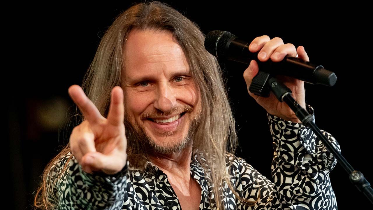 Yes’ Jon Davison discovered the Moody Blues when he married John Lodge’s daughter. But she’s not a fan of either band